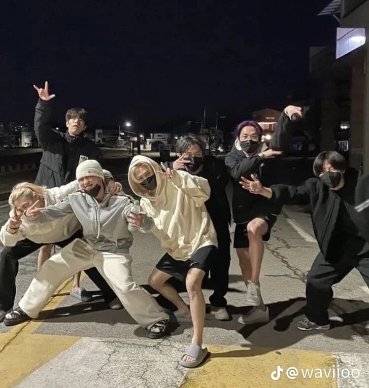 Stray Kids  thumbnail