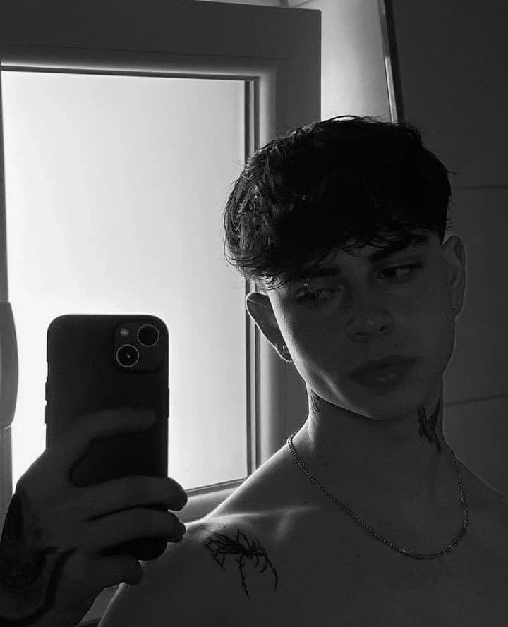 Alex thumbnail
