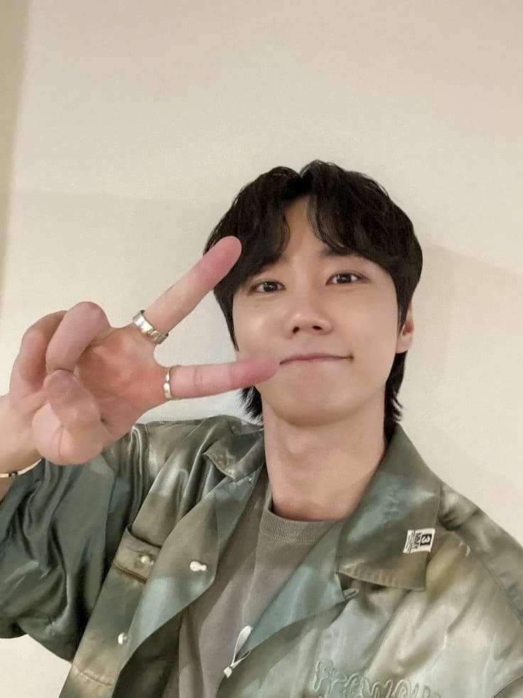 Lee Junyoung. thumbnail