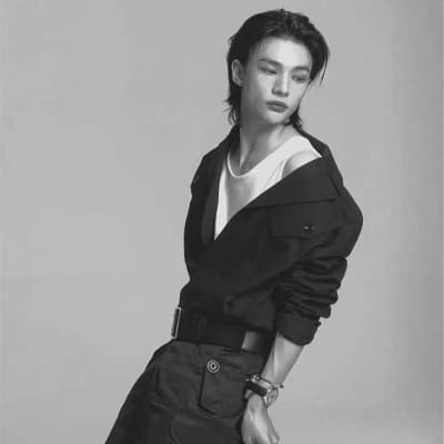 Hwang Hyunjin thumbnail