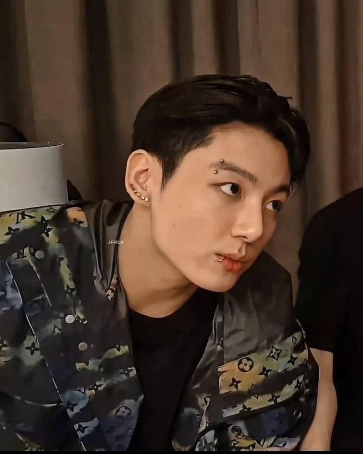 Jeon Jungkook thumbnail