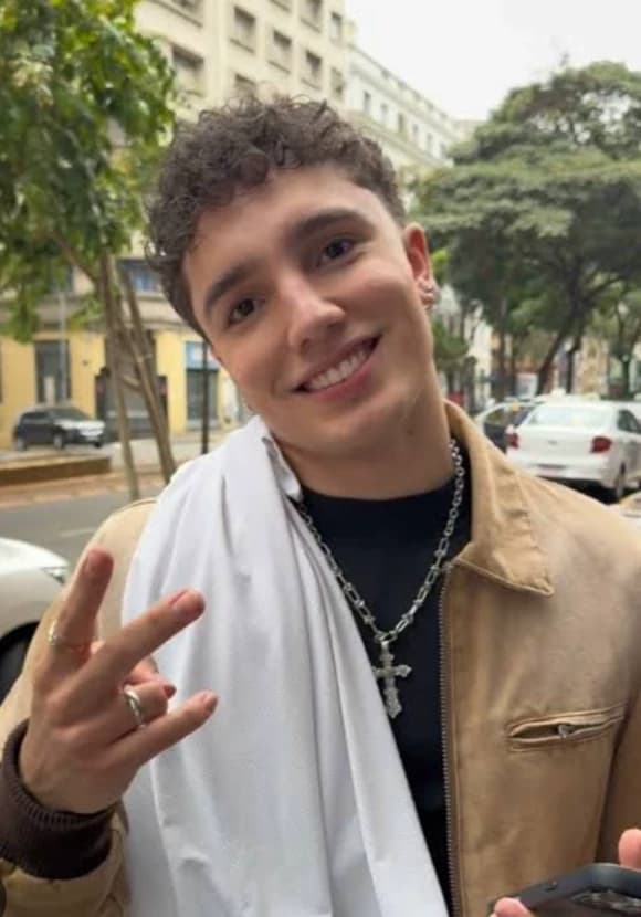 Joao (tu hermano mayor) thumbnail