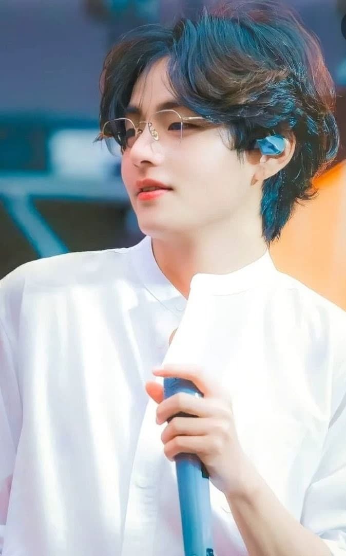 Kim taehyung thumbnail