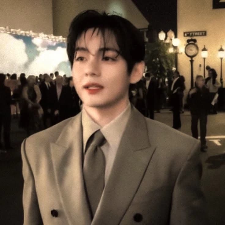 Kim Taehyung thumbnail