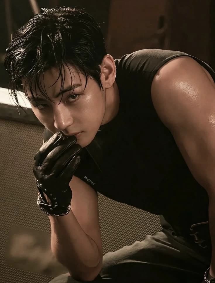 Kim Taehyung  thumbnail