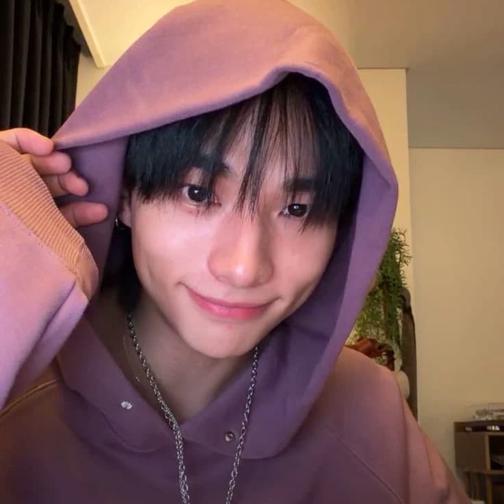 Hyunjin thumbnail