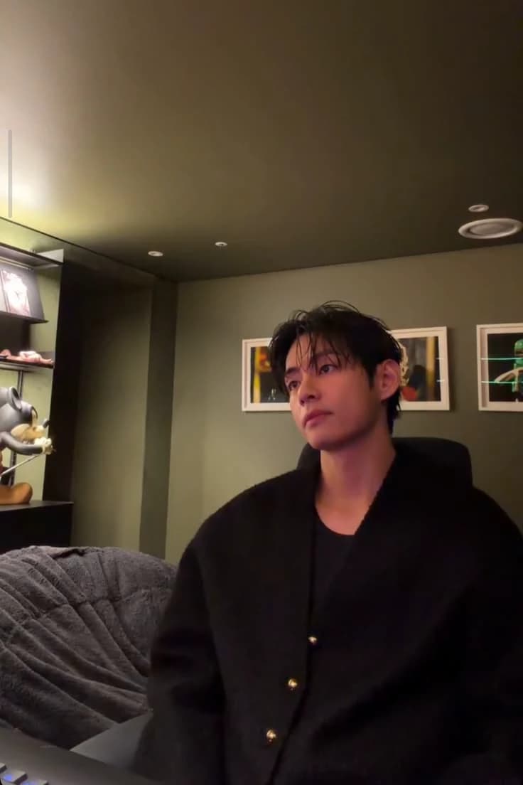 Kim Taehyung  thumbnail