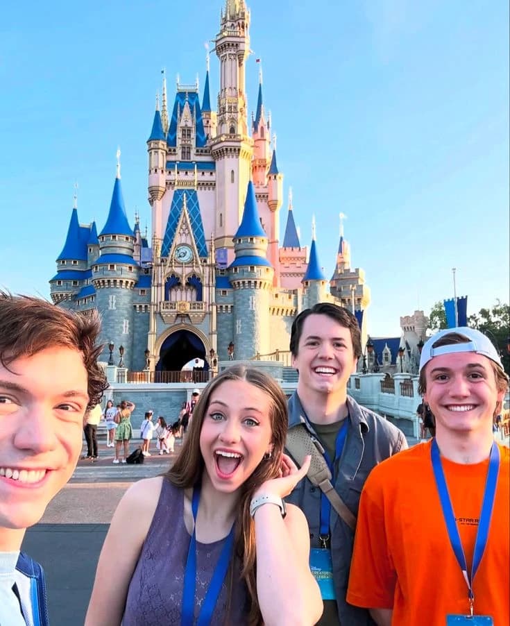 Shailou y los bros  thumbnail