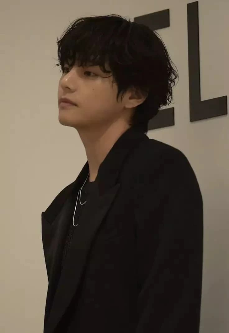 Kim Taehyung  thumbnail