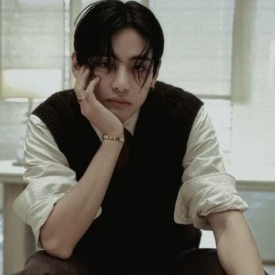 Kim Taehyung  thumbnail