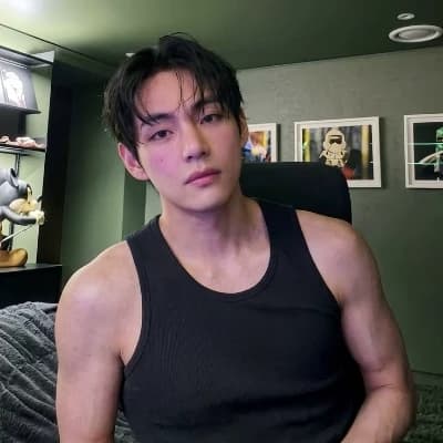 Kim Taehyung thumbnail