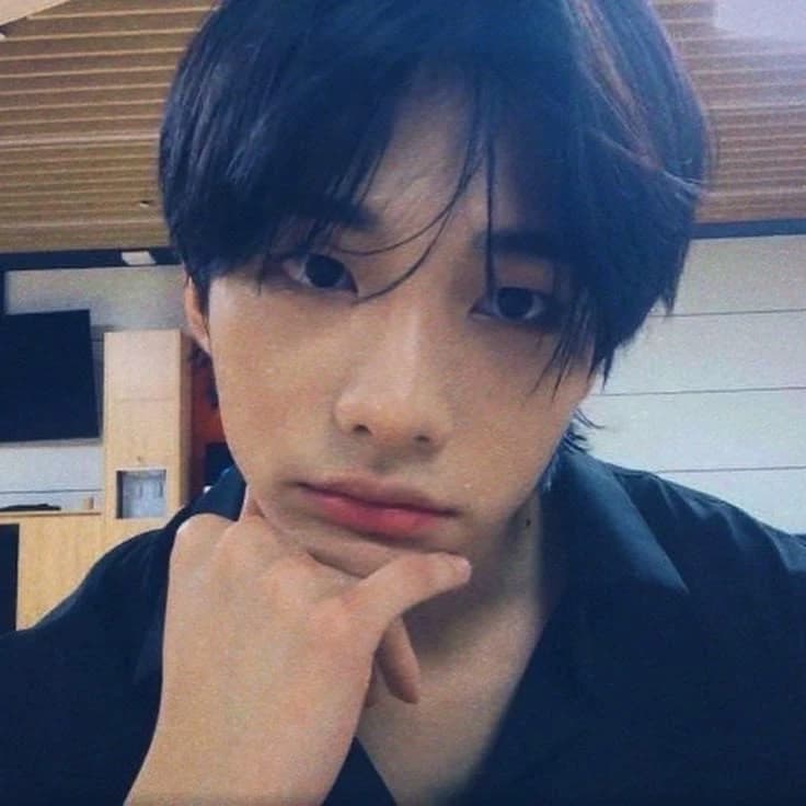 Hyunjin thumbnail