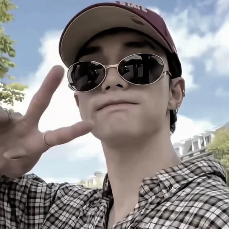 Hyunjin thumbnail