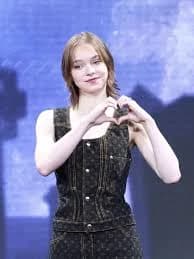 Emma Myers thumbnail