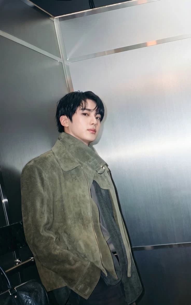 Kim Seokjin  thumbnail