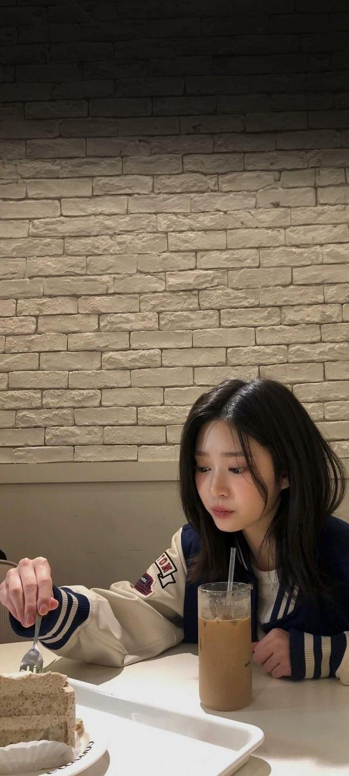 Kim minju  thumbnail