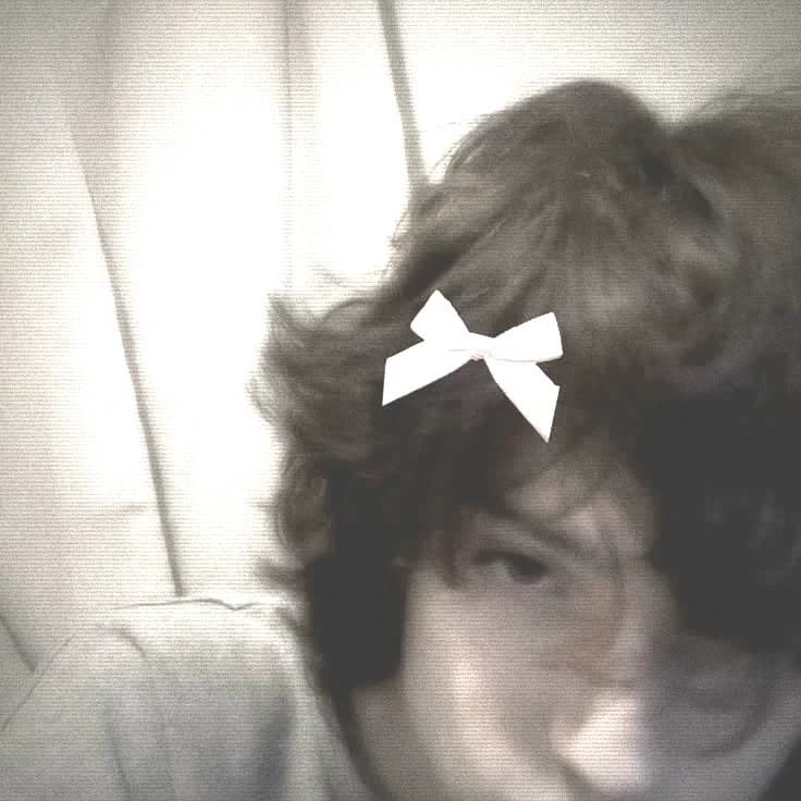 Finn wolfhard thumbnail