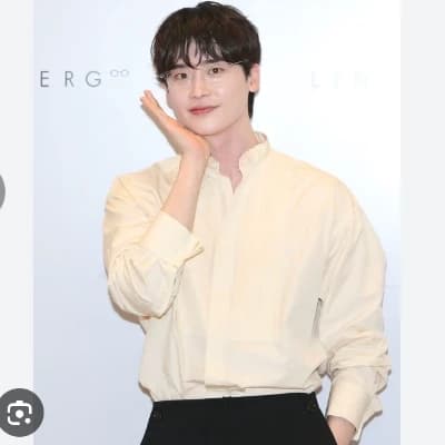 Lee Jong-suk thumbnail