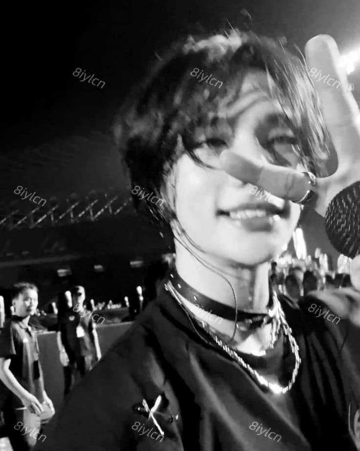 Hwang Hyunjin  thumbnail