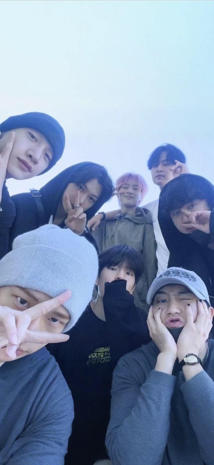 Stray kids thumbnail