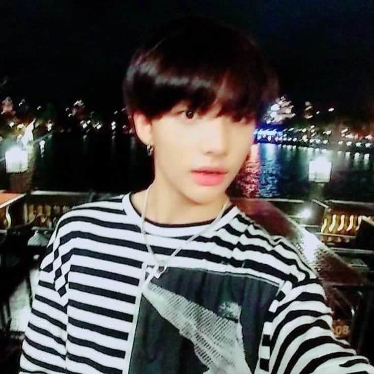 Hyunjin thumbnail