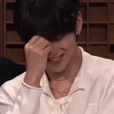Kim Taehyung thumbnail