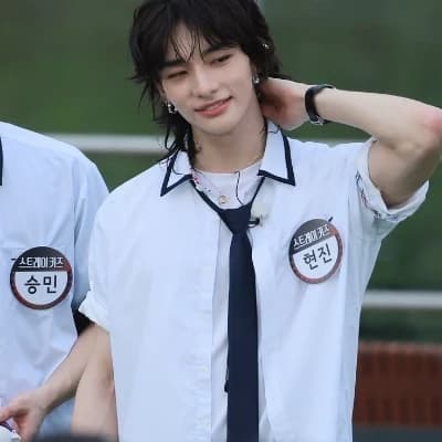 Hyunjin (무엇) thumbnail