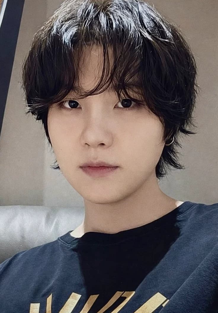 BTS- Suga thumbnail