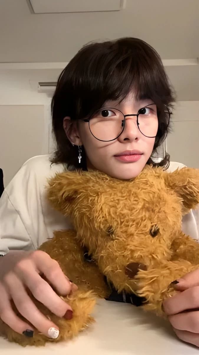 ♡Hyunjin ♡ you prank him thumbnail