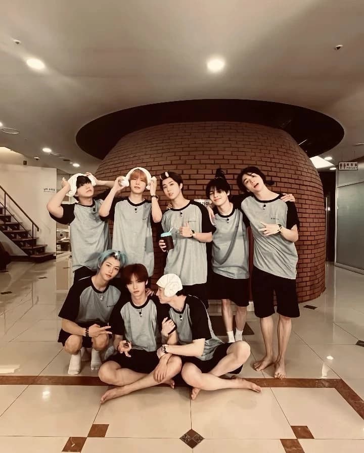Straykids thumbnail