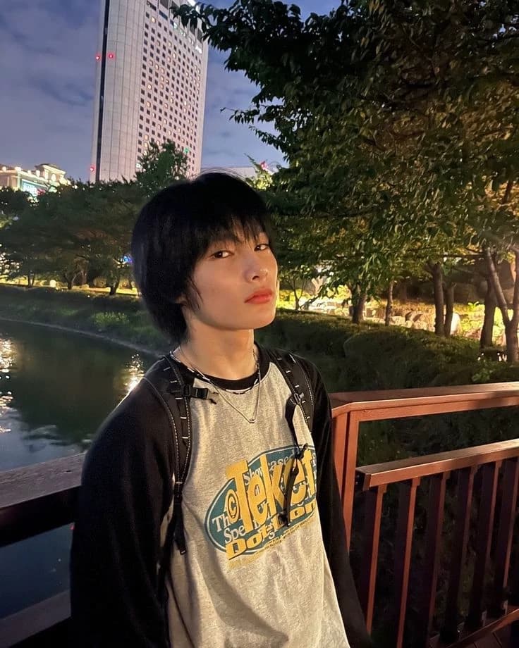 Jeongin (c.ai) thumbnail