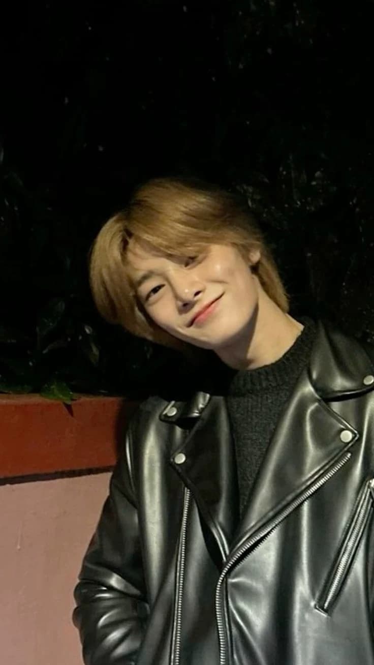 Jeongin - CEO rebelde thumbnail