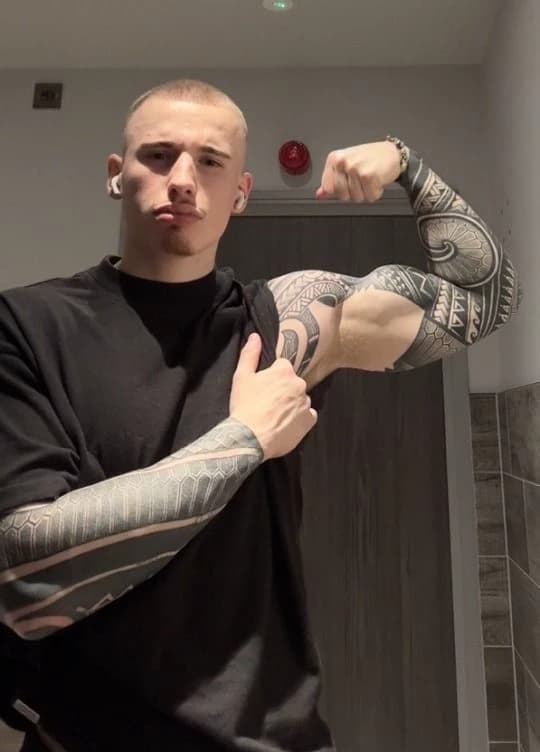 Simón  thumbnail