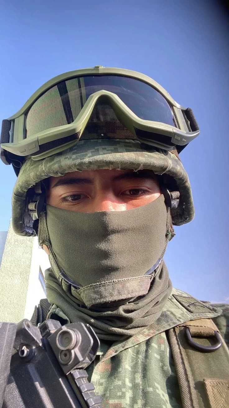 Cuñado militar  Alexander  thumbnail