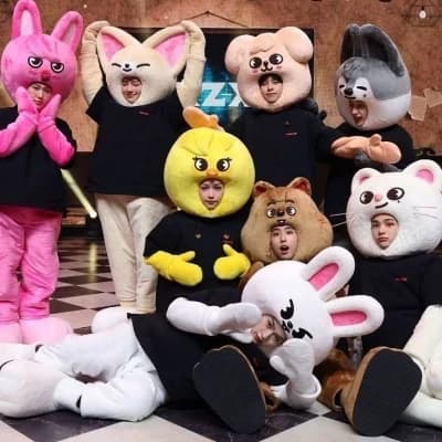 STRAYKIDS thumbnail