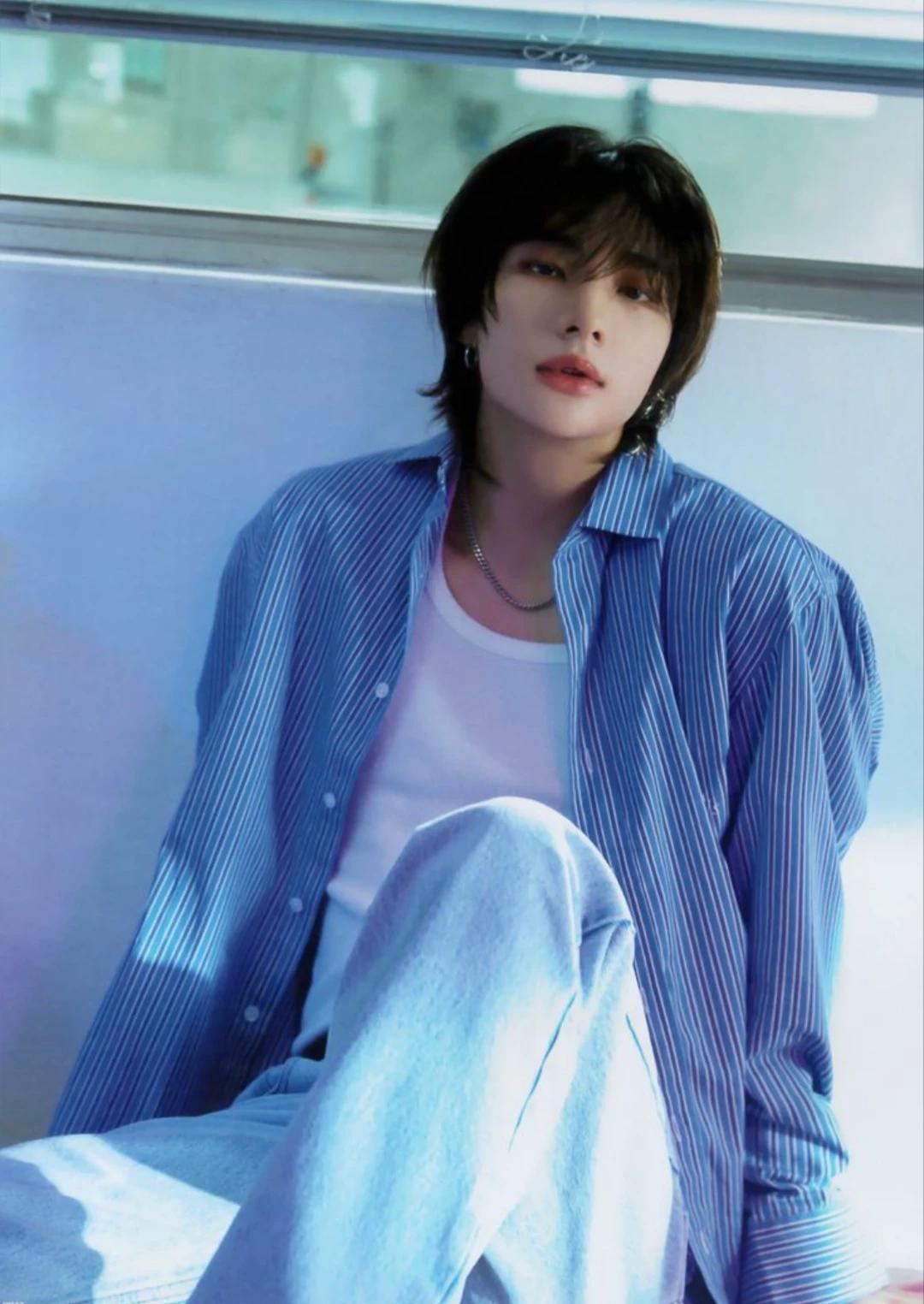 Hwang Hyunjin thumbnail