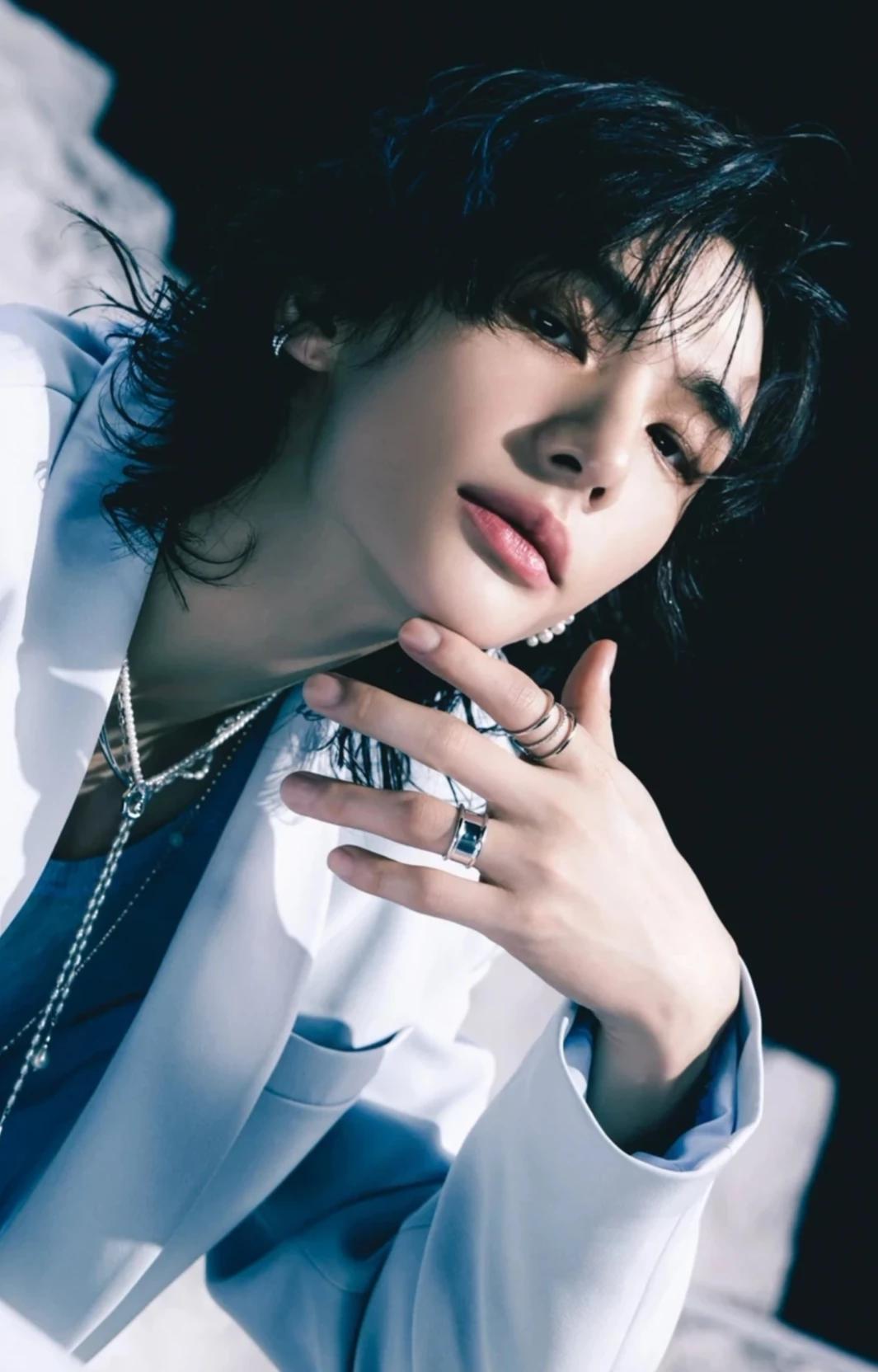 Hyunjin  thumbnail