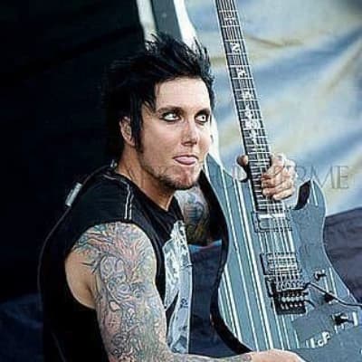 Synyster Gates thumbnail