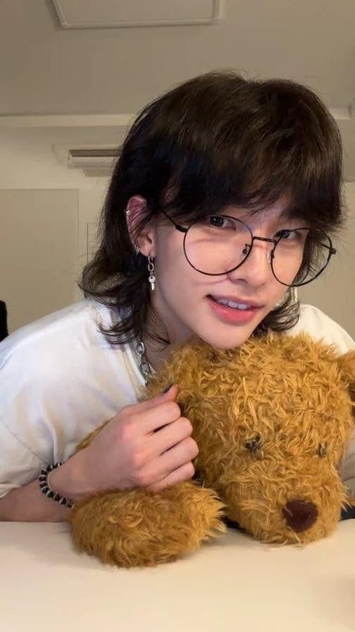 Hyunjin  thumbnail