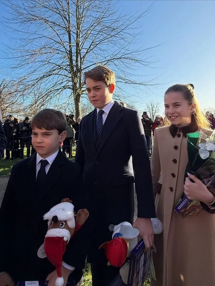 The Wales Royal Family - Christmas Walking thumbnail