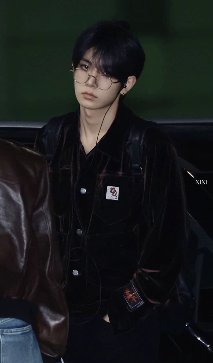 Lee Heeseung (Evan) thumbnail