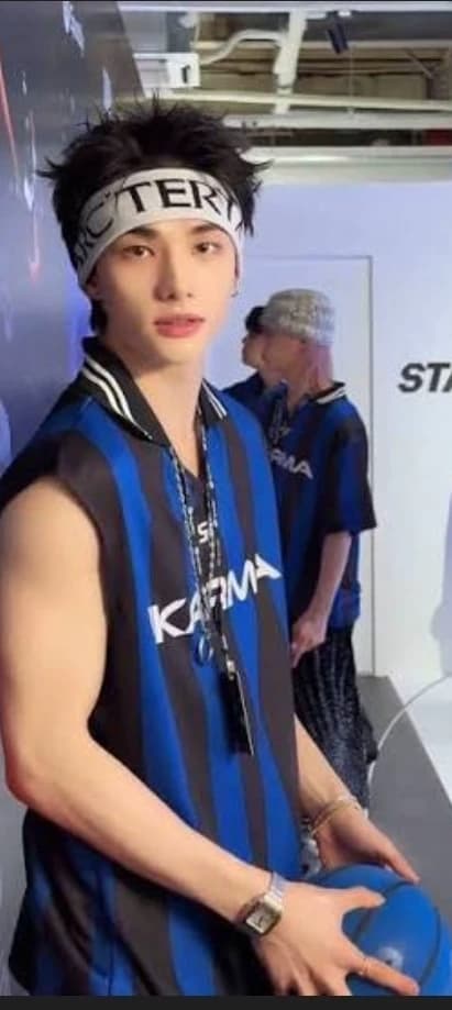 Hyunjin  thumbnail
