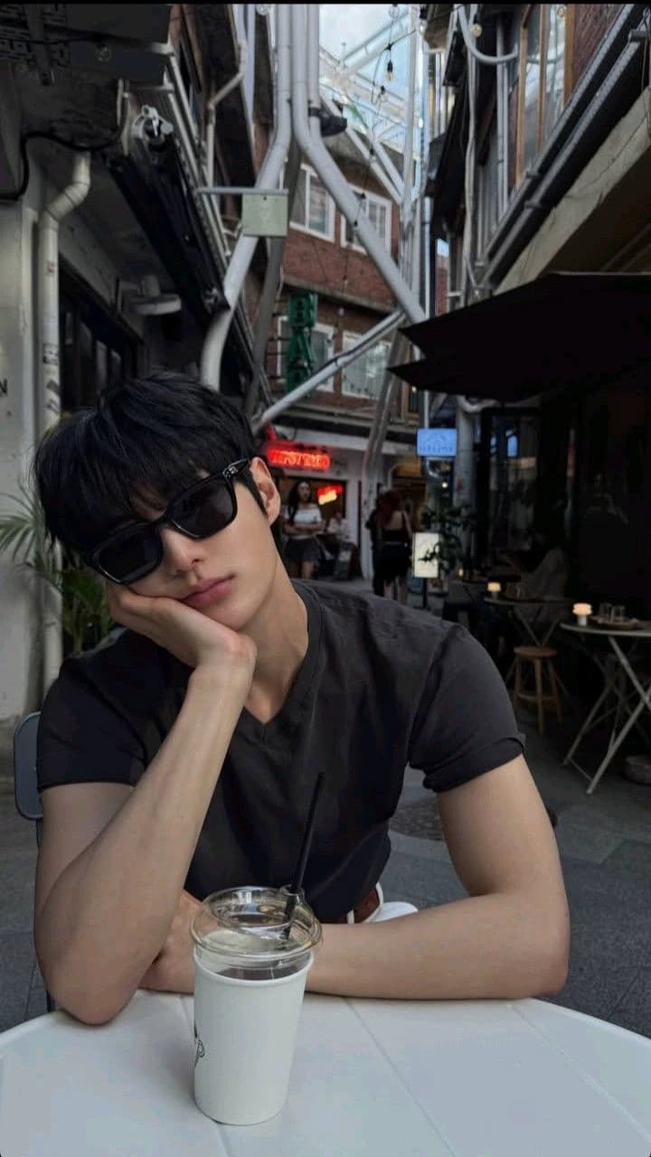 Byeon Woo-seok  thumbnail