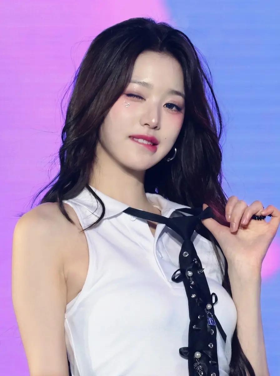 Jang Wonyoung  thumbnail