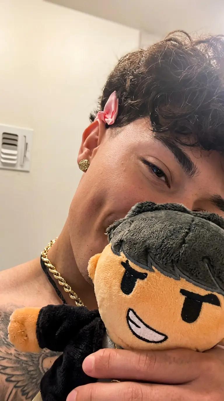 Alex/ clouted infamous social media influencer thumbnail