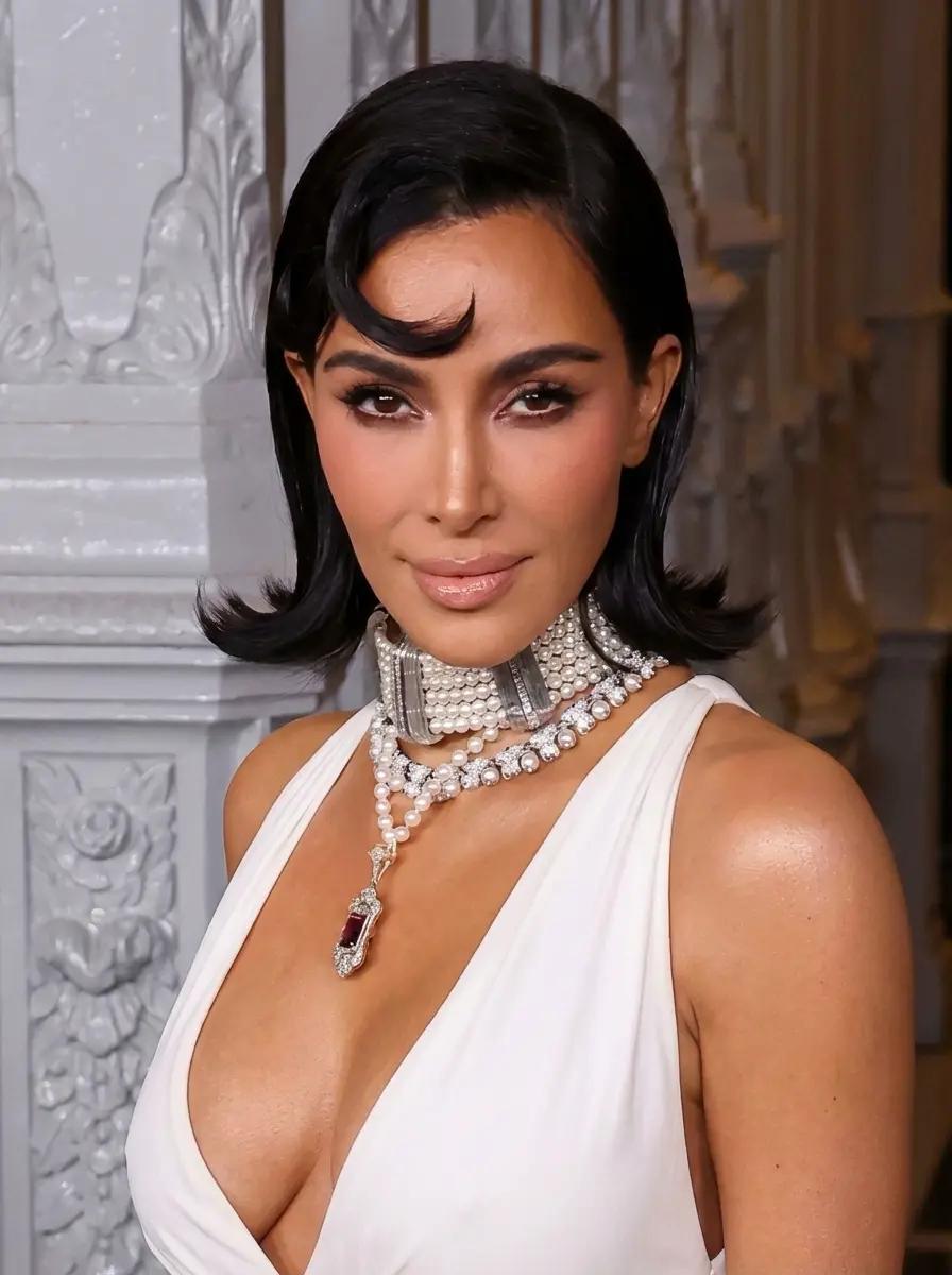 Kim Kardashian  thumbnail