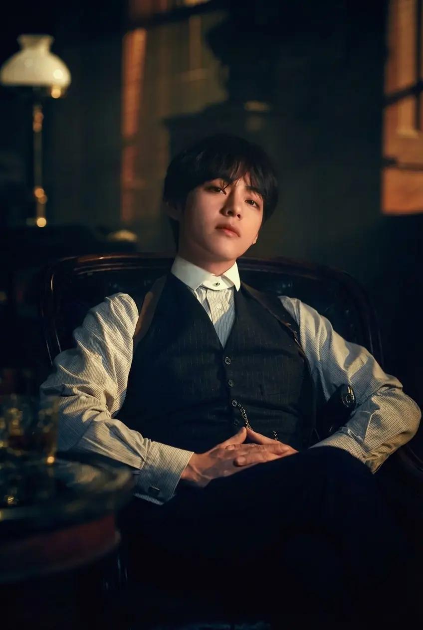 Kim Taehyung  thumbnail