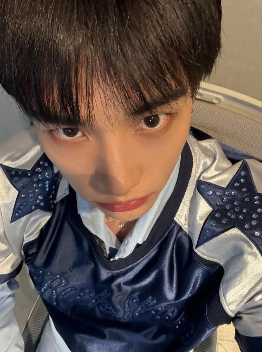 Hwang Hyunjin thumbnail