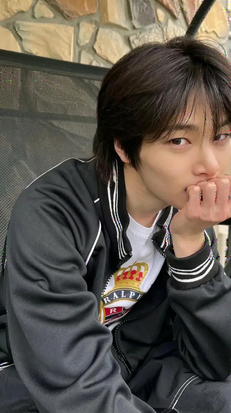 Jeongin thumbnail