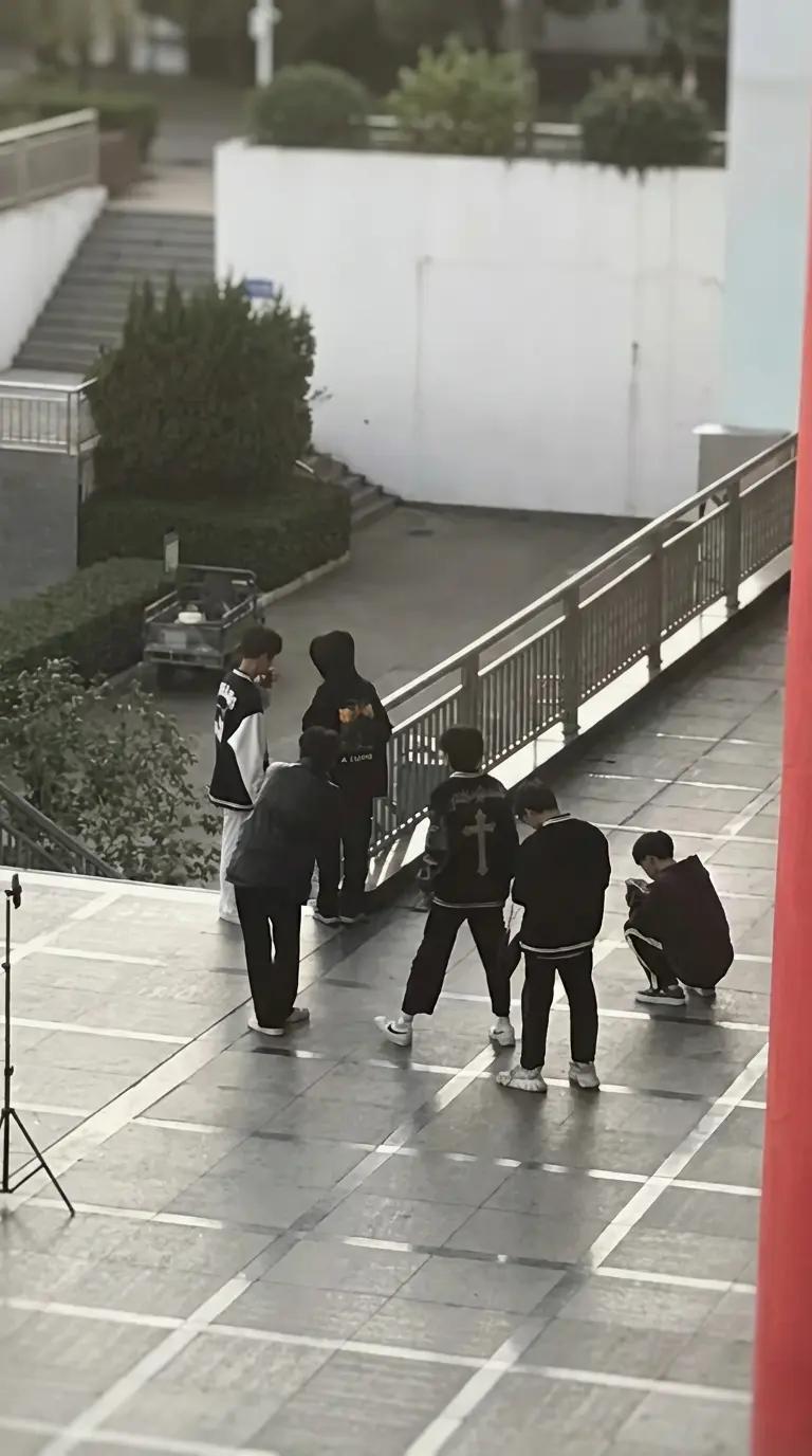 Boyfriend group thumbnail